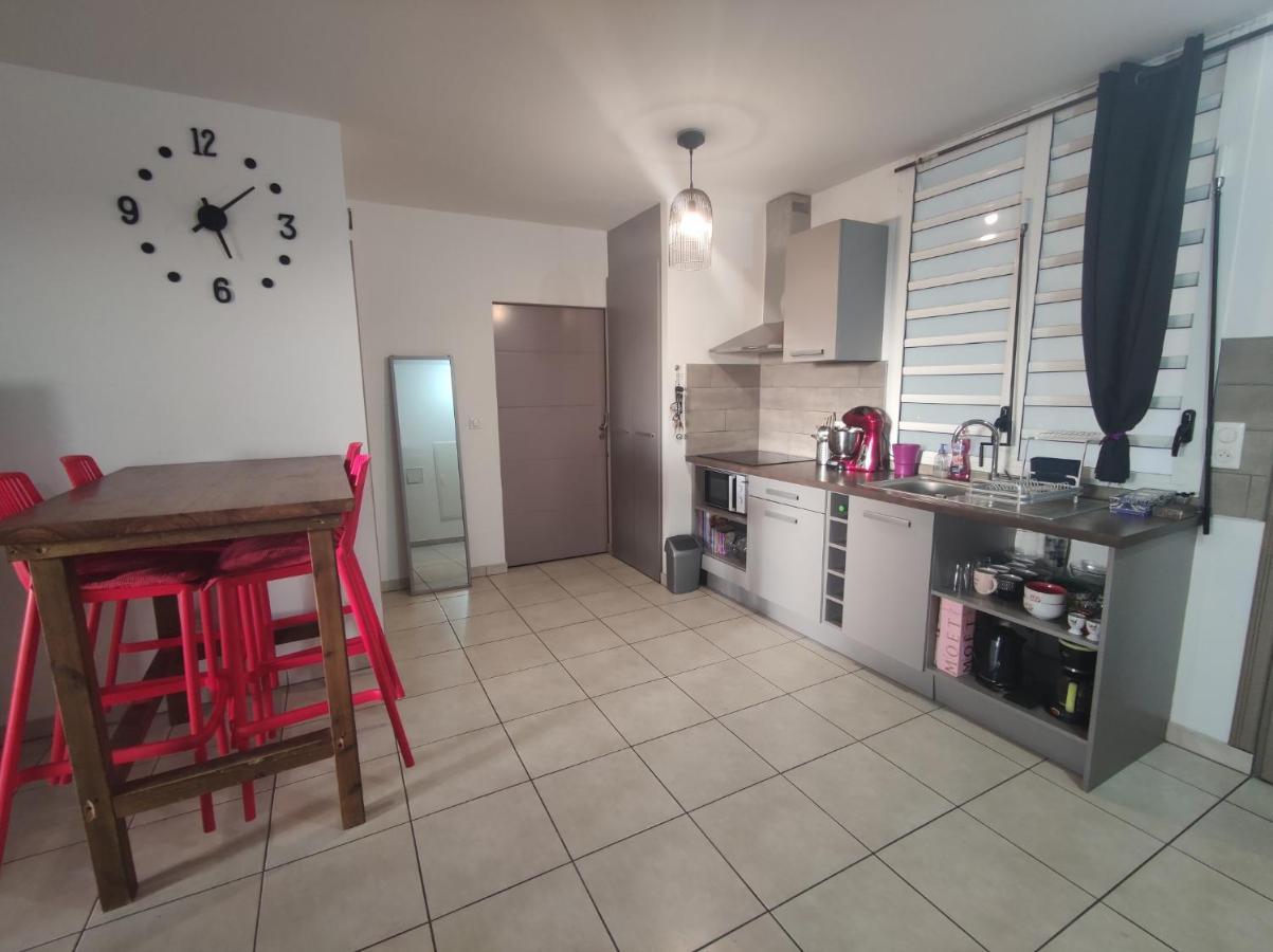 Location Saisonniere Meublee F2 St Leu Face Ocean A 1 Min Plage Apartment Saint-Leu Exterior photo